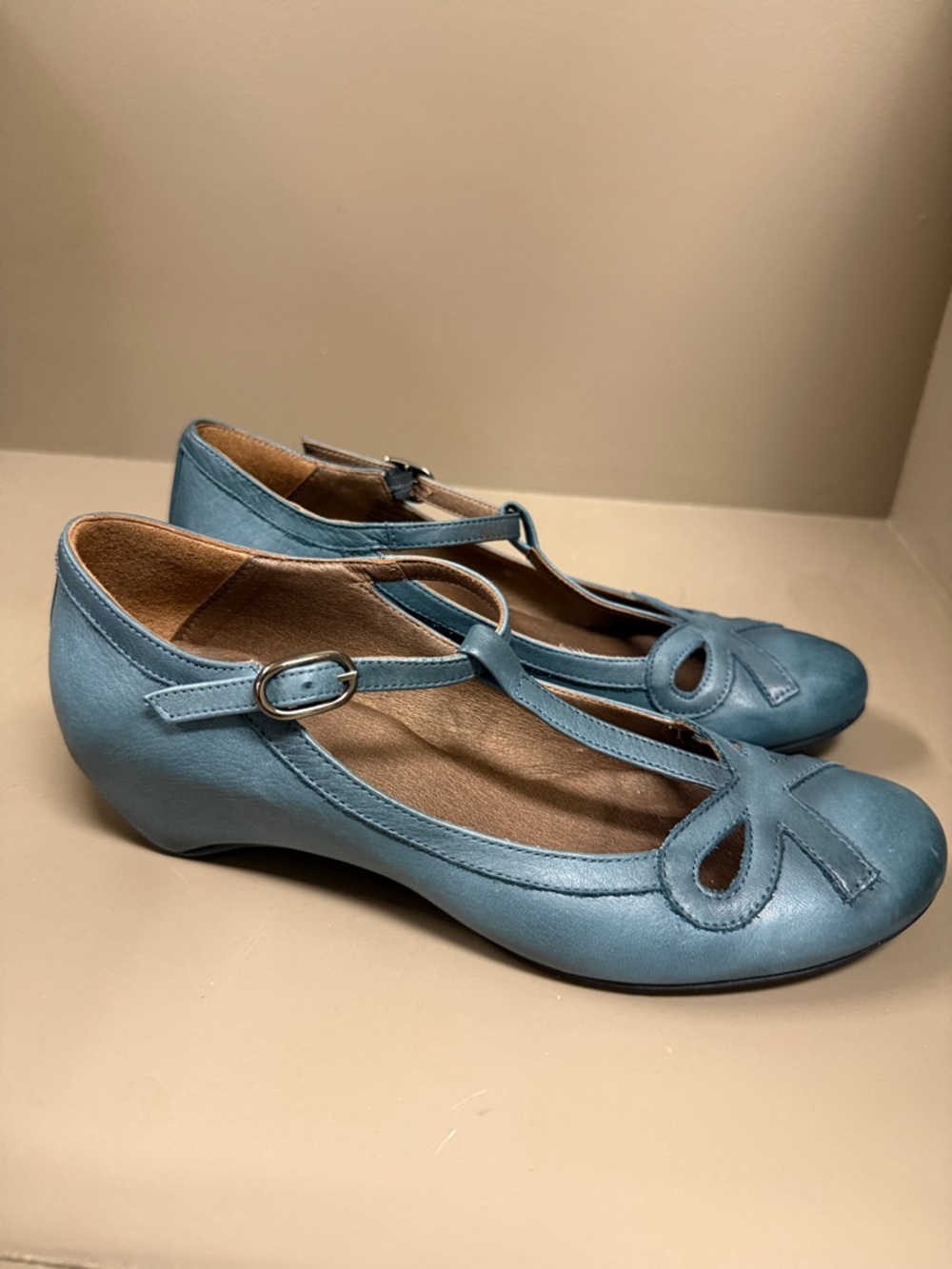 Miz Mooz Teal Blue T-Strap Wedge Shoes - Picture 4 of 9